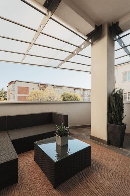 Ambassador Apartment Baia Mare Bagian luar foto
